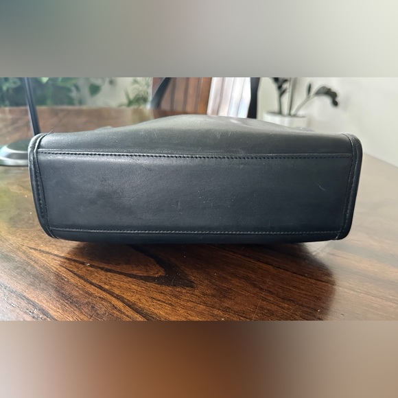 Coach Vintage Aero Small Pocket Zip Black Leather Shoulder Bag Style 9053 - Picture 15 of 16